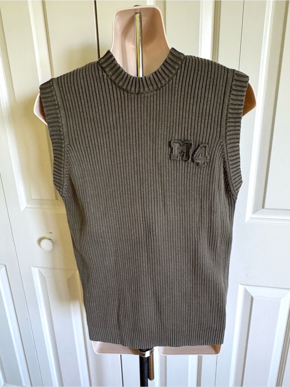 Mexx Men's Sleeveless Ribbed Cotton Crewneck Sweater in Olive Brown M